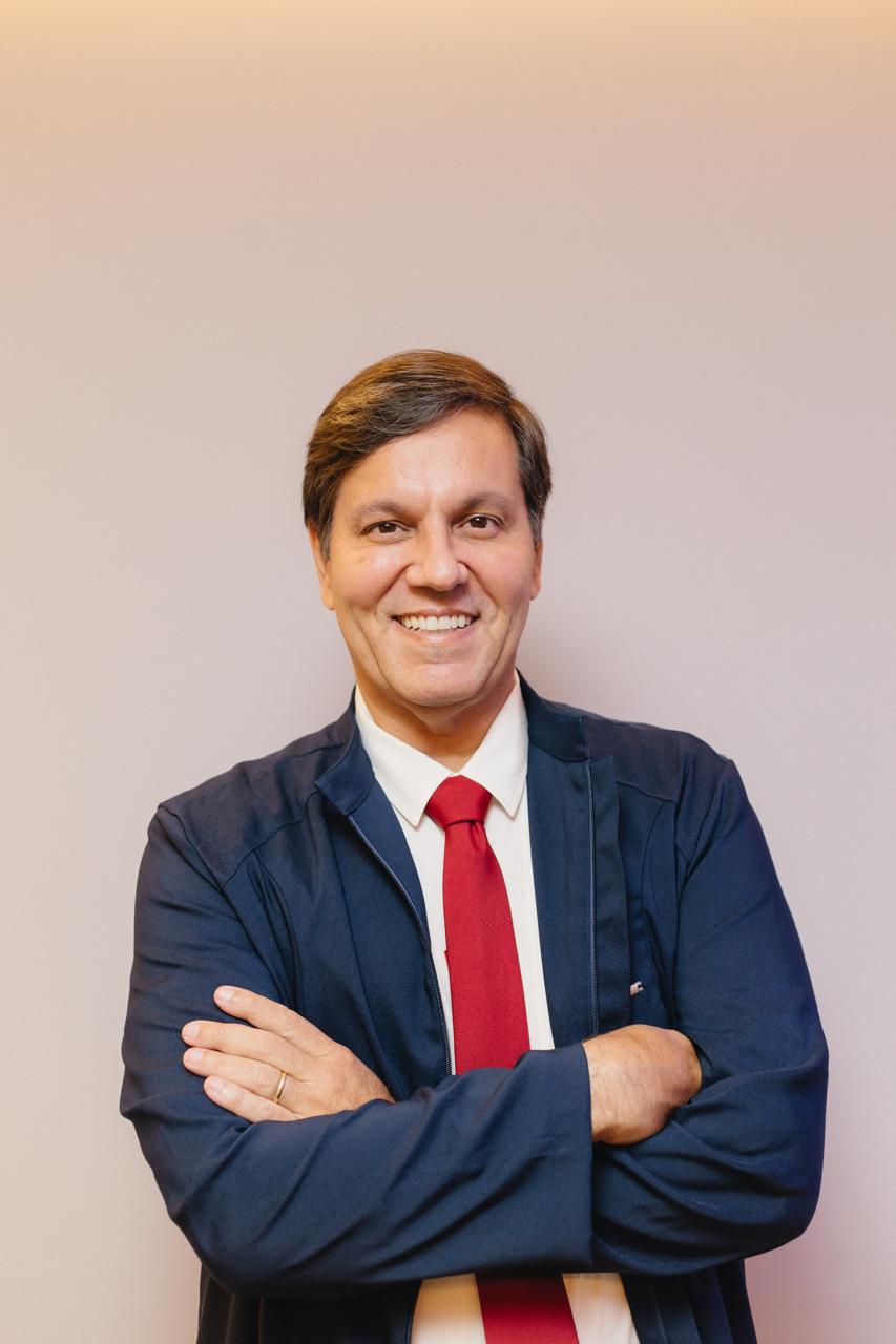 Dr. Marcus Passos